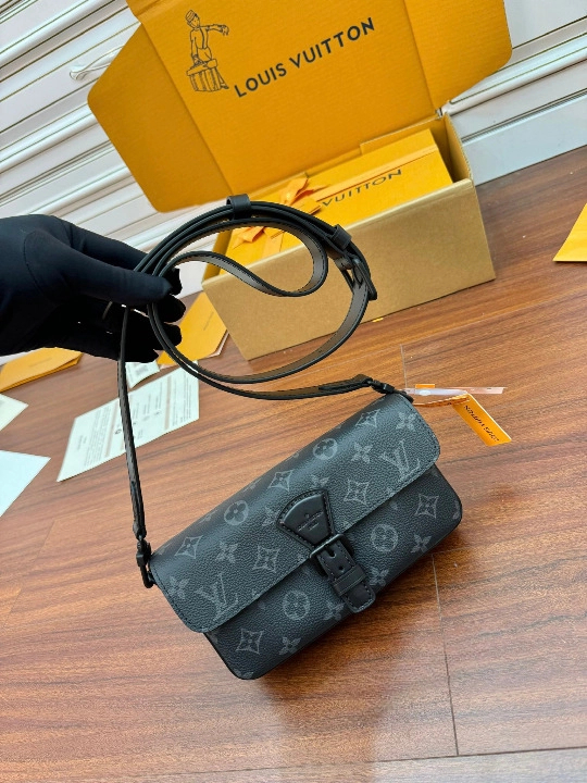 Louis Vuitton Montsouris Wearable Wallet